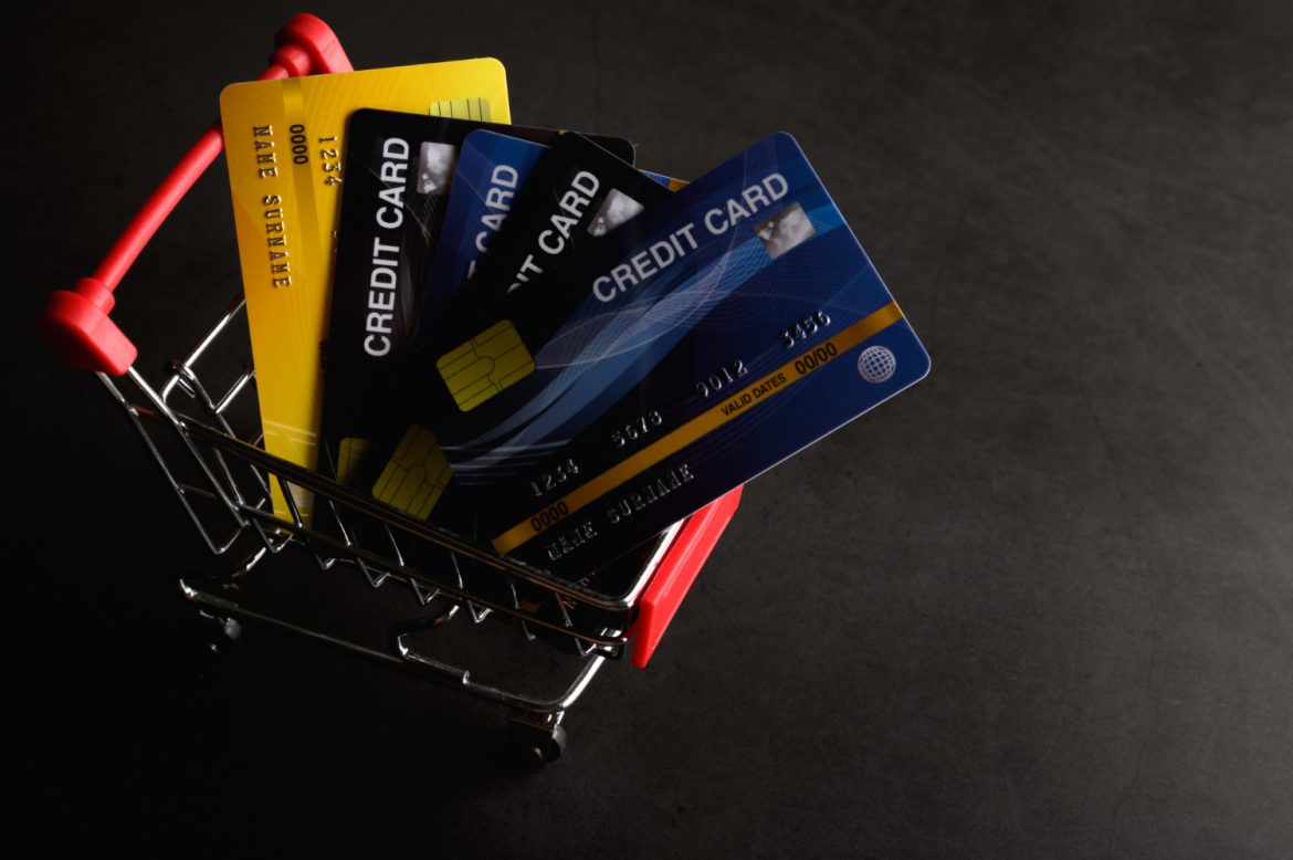 Visa vs. Mastercard: Choosing the Right Card for Your Travel Needs