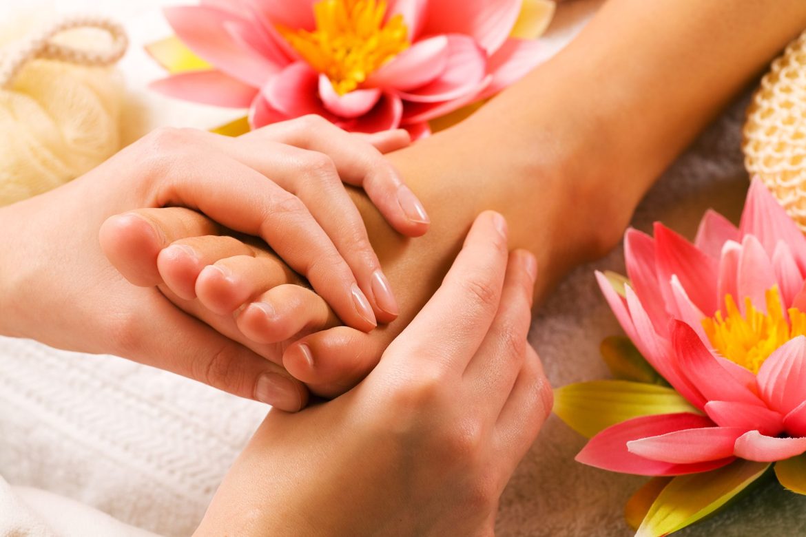 Relax and Unwind with a Soothing Foot Massage – Professional Services Near You