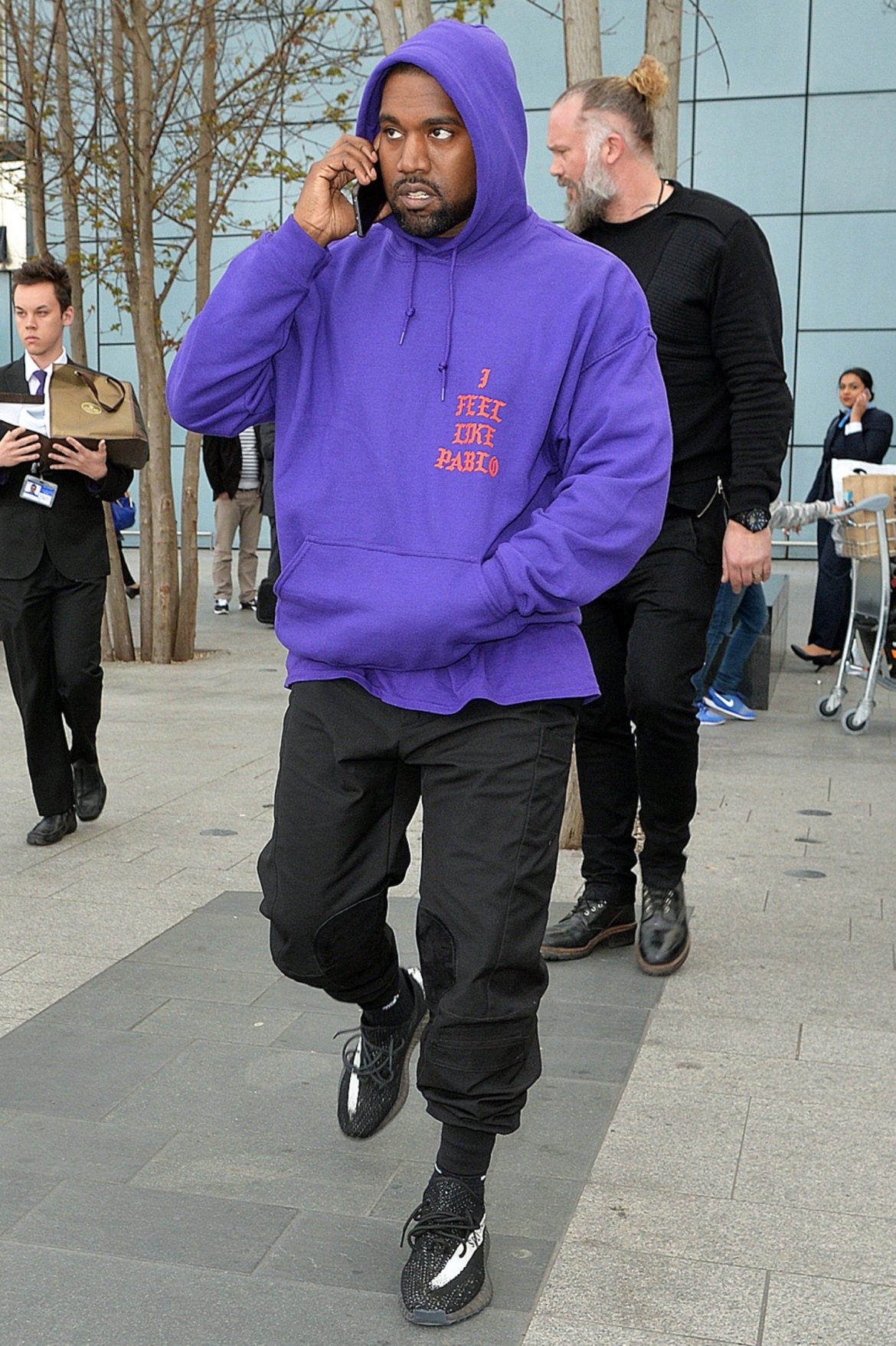 Exploring the Minimalist Aesthetic of Kanye West’s Hoodies